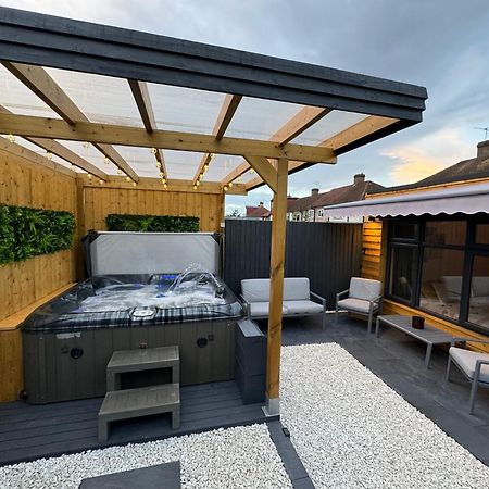 Wild & Free Hot Tub Retreat Διαμέρισμα Ντάρτφορντ Εξωτερικό φωτογραφία